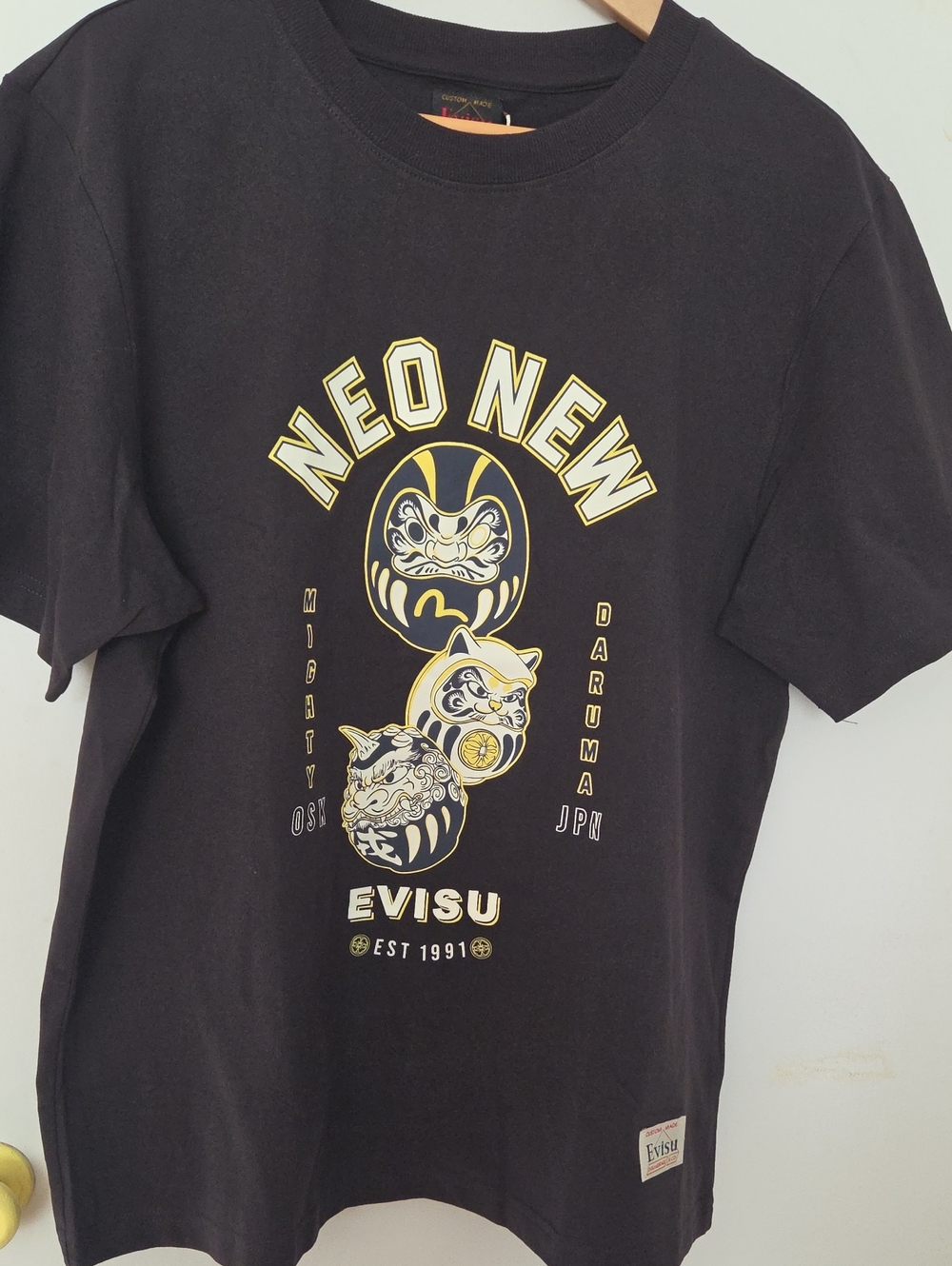Evisu Neo New Tee with Yellow Accent Daruma Graphic 'XL'